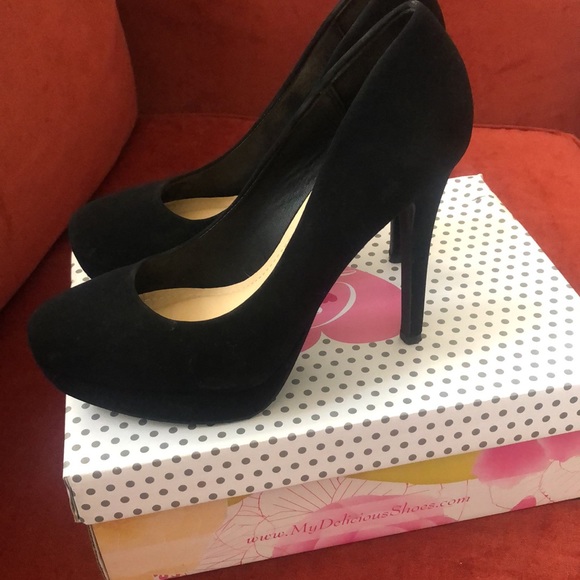 Black Platform Heels - Picture 4 of 4